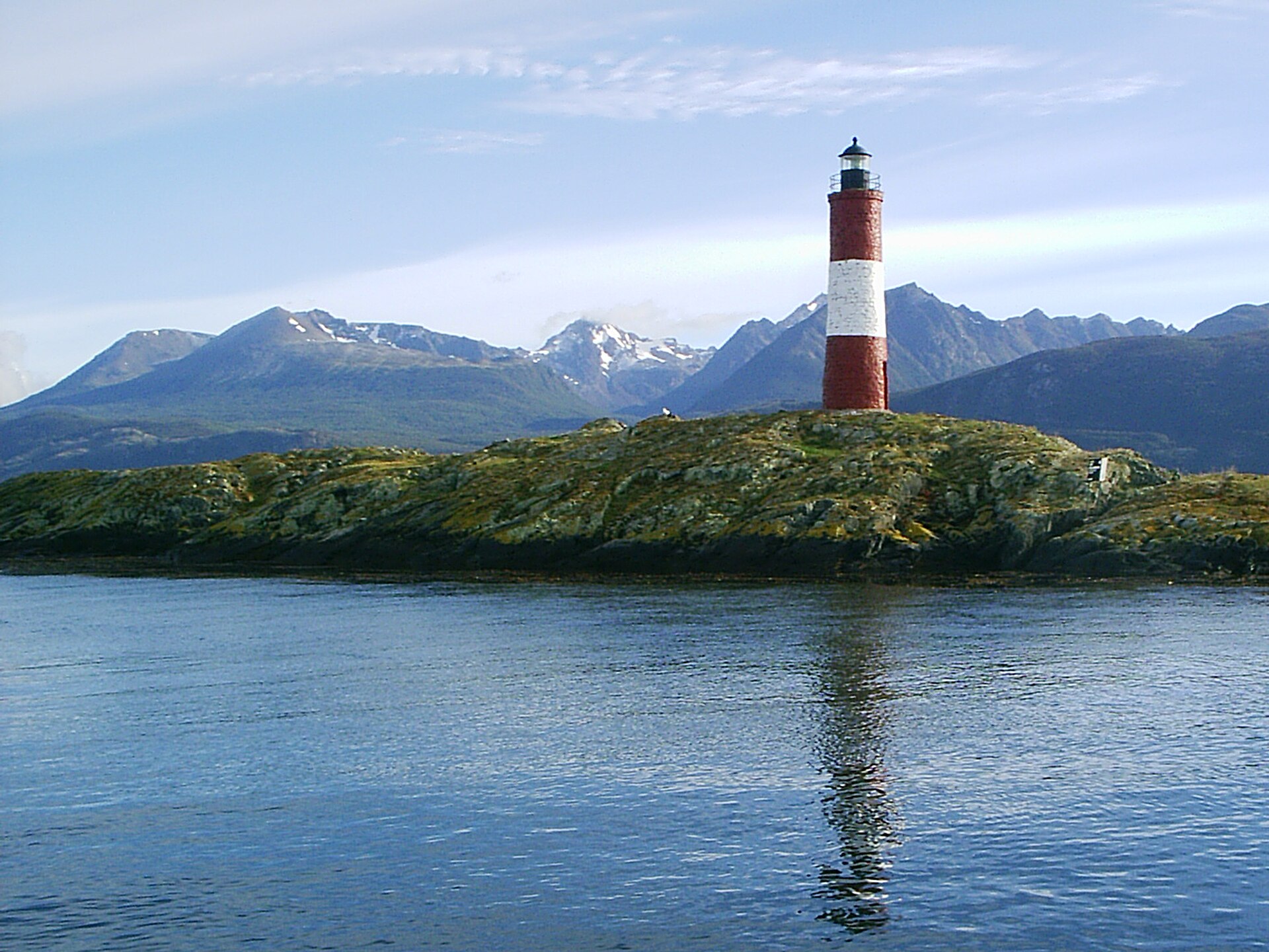 Faro Les Éclaireurs en el canal Beagle
