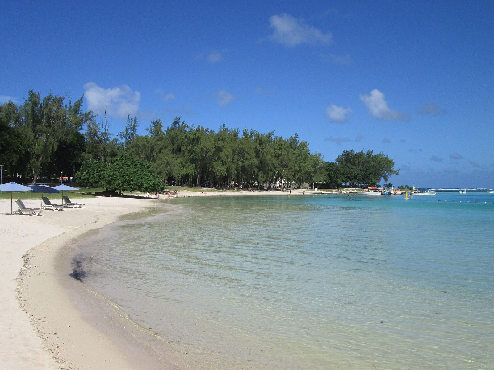 Playa y laguna de Blue Bay en Mauricio