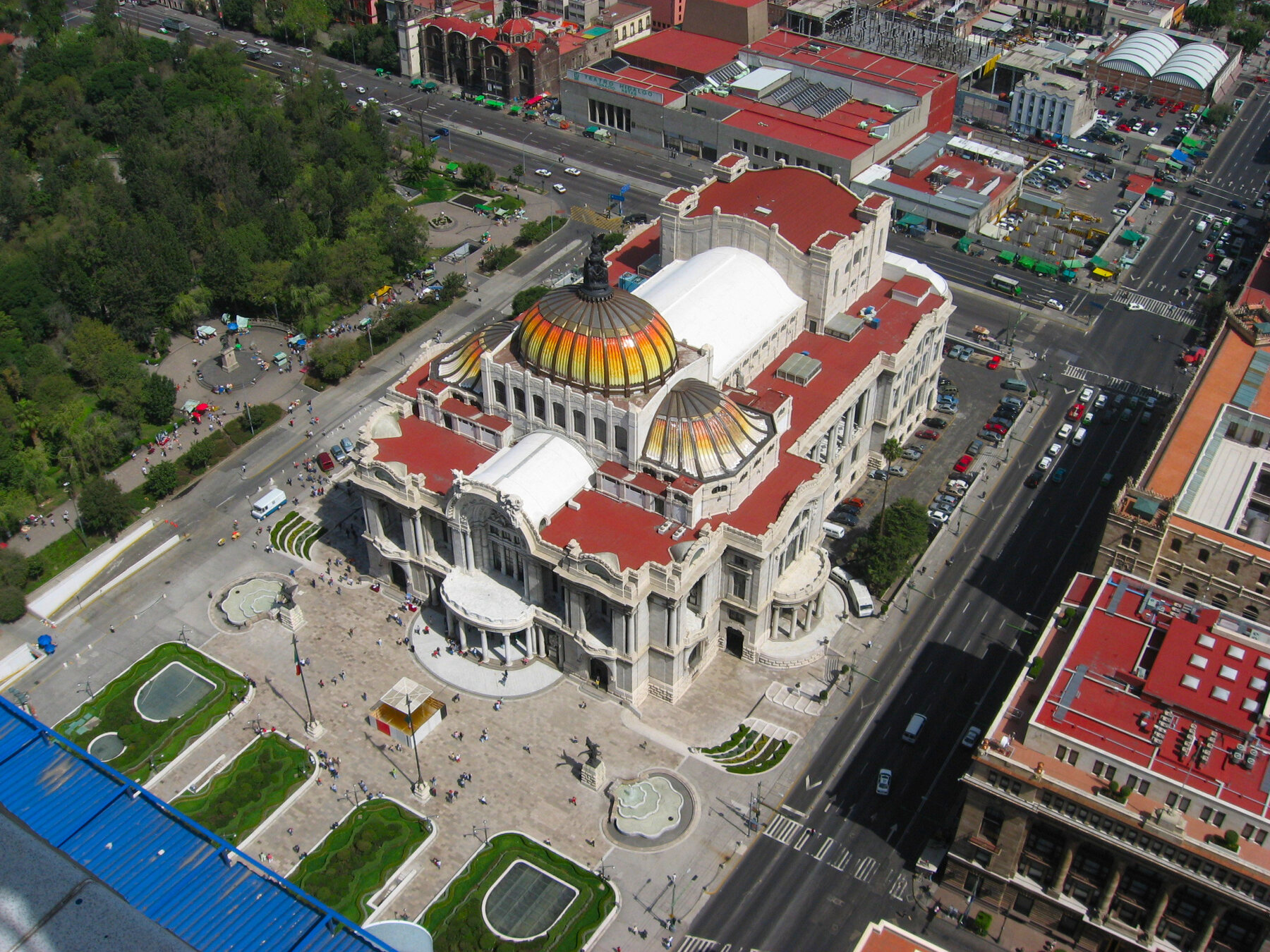 Vista aérea del Palacio de Bellas Artes y la Alameda Central en Ciudad de México