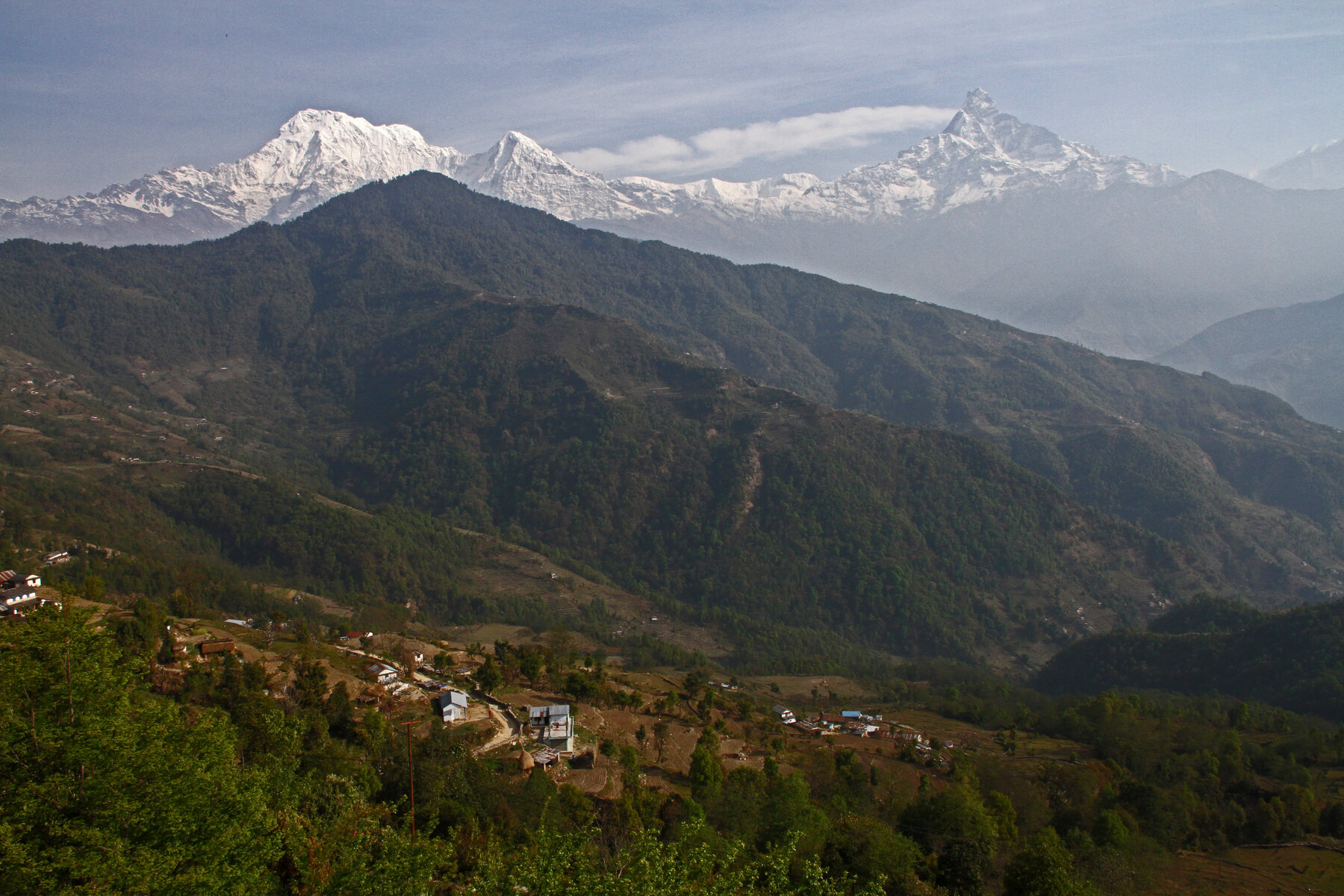 Aldea de Dhampus frente a los Annapurna
