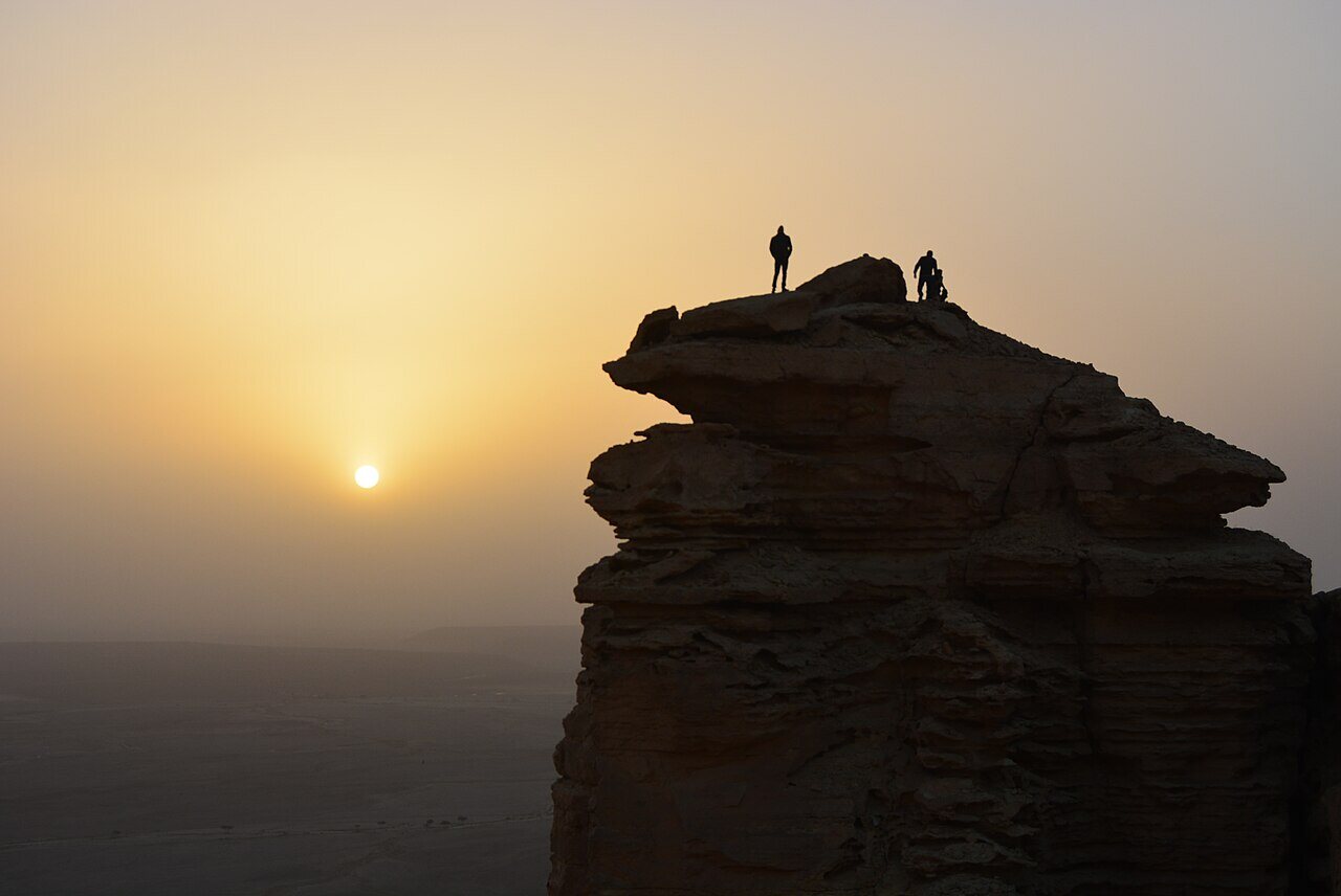 Acantilados de Edge of the World en Arabia Saudí