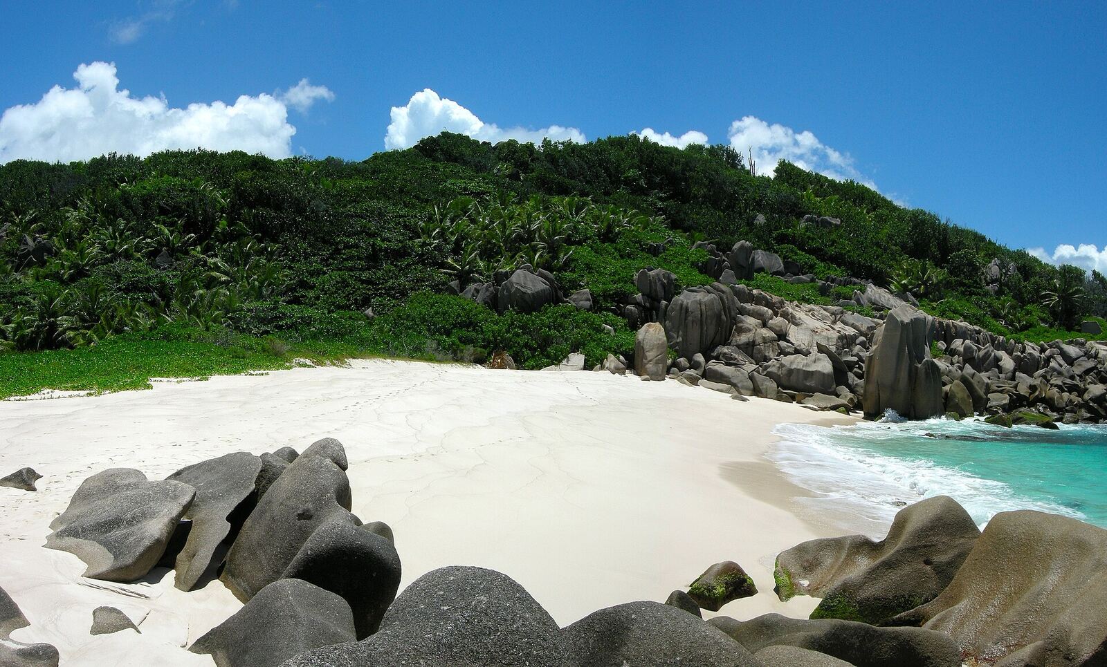 Piscina natural y granito en Anse Marron, La Digue